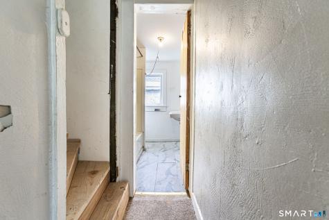 71 Blackhall Street New London CT 06320