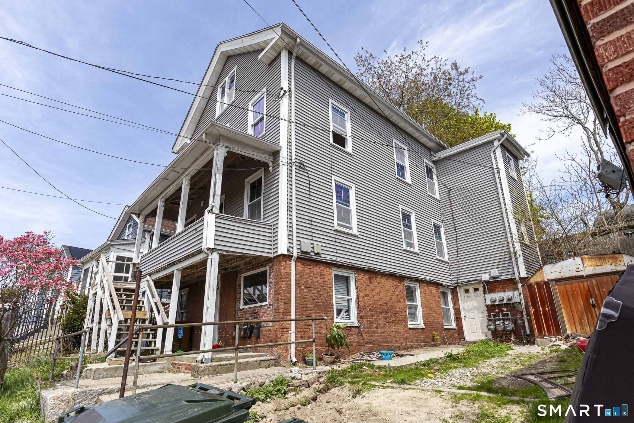 71 Blackhall Street New London CT 06320