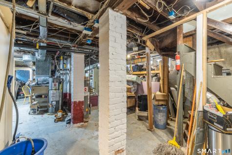 639 Laurel Avenue Bridgeport CT 06605