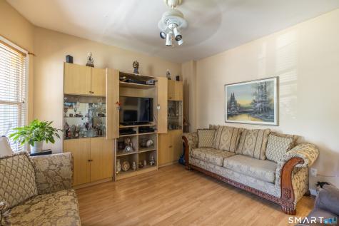 639 Laurel Avenue Bridgeport CT 06605