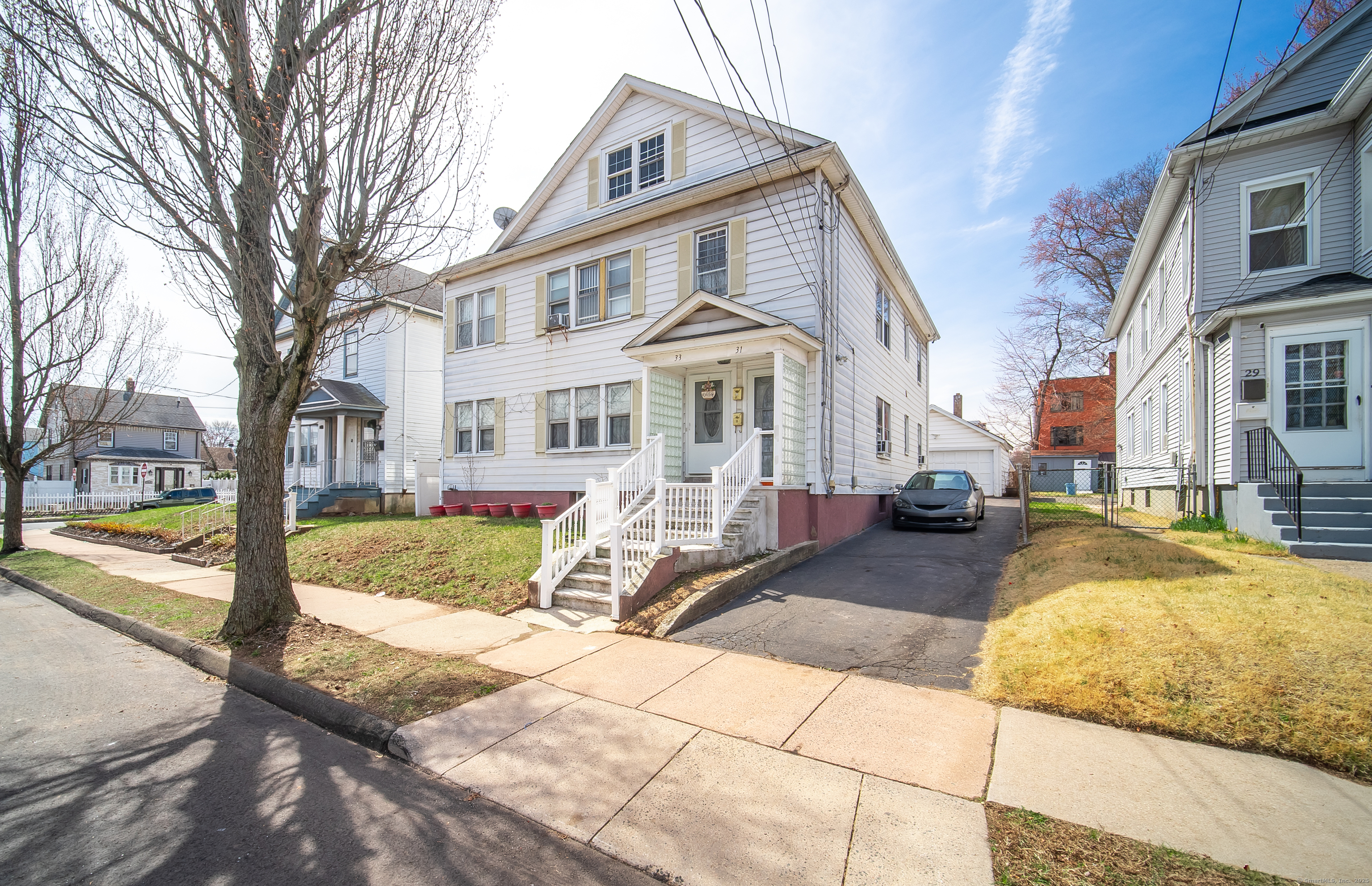 31-33 Clarendon Street Hartford CT 06114