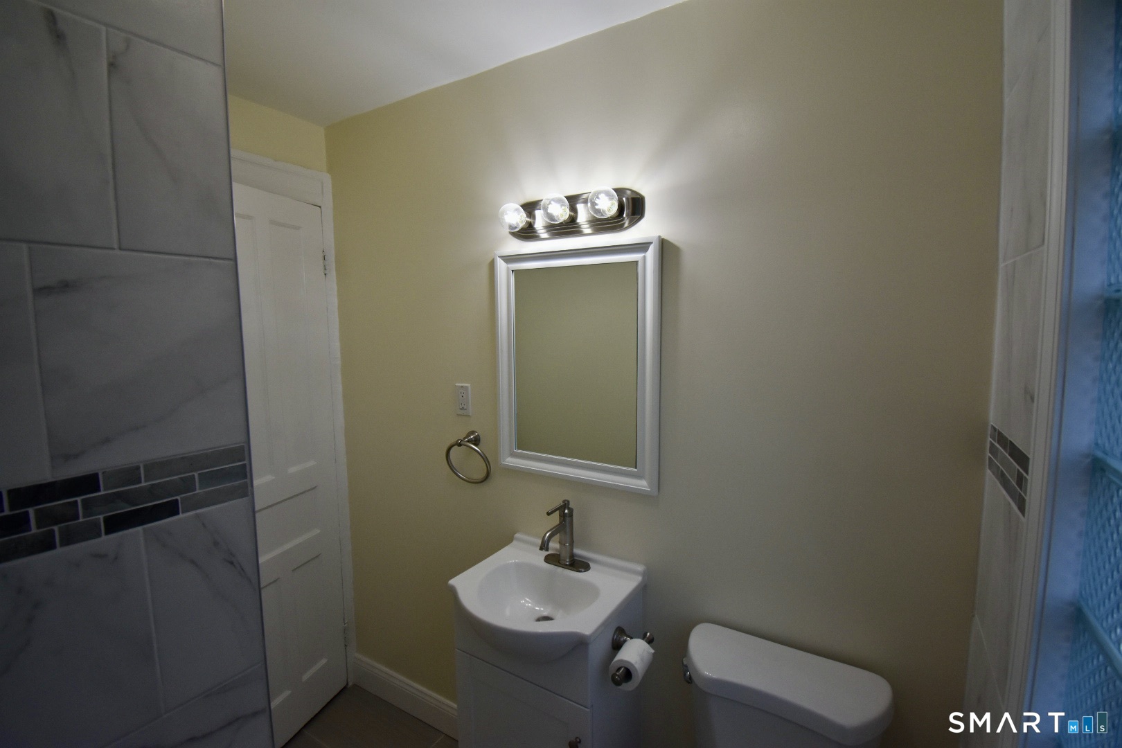 92 Gem Avenue Bridgeport CT 06606