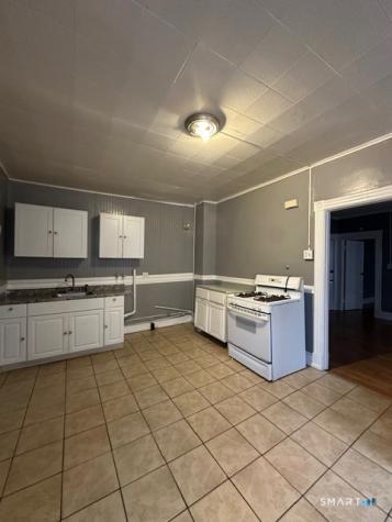 27-29 Bond Street Hartford CT 06114