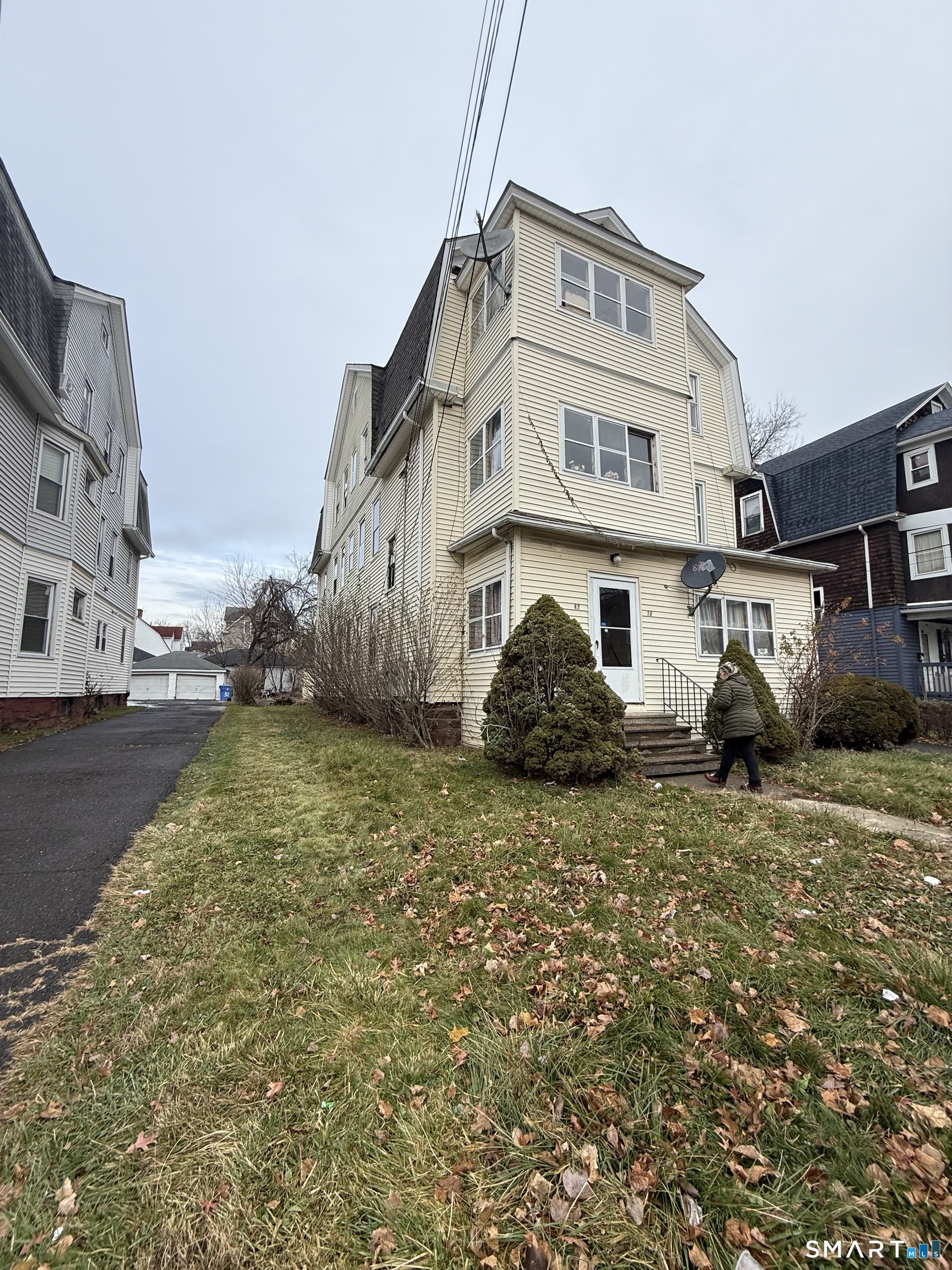 28-30 Kenneth Street Hartford CT 06114