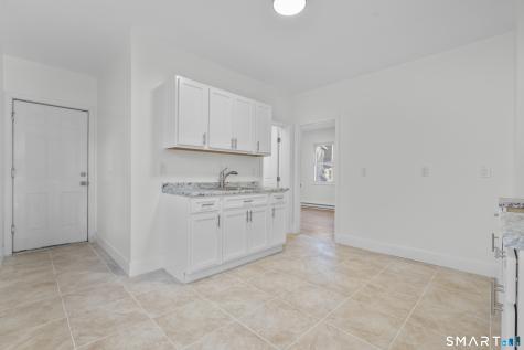16 Vermont Street Waterbury CT 06704