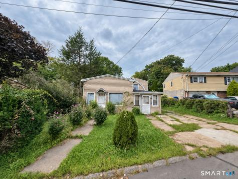 176 Bradley Avenue Waterbury CT 06708