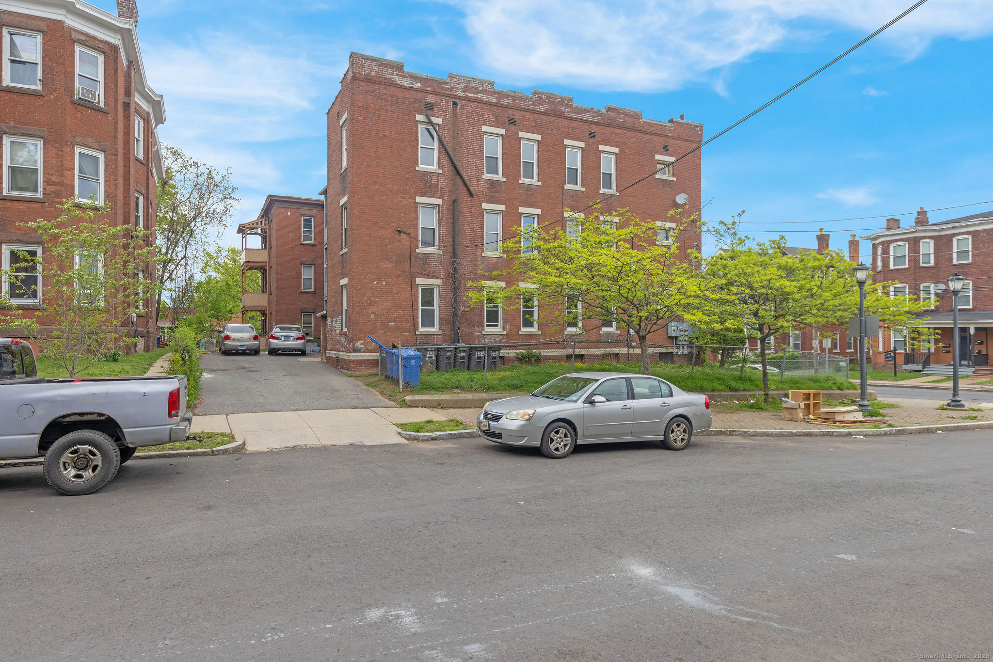 143 Putnam Street Hartford CT 06106