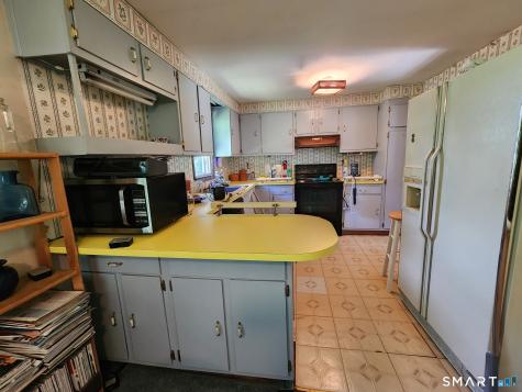 4 Belden Avenue Canton CT 06019