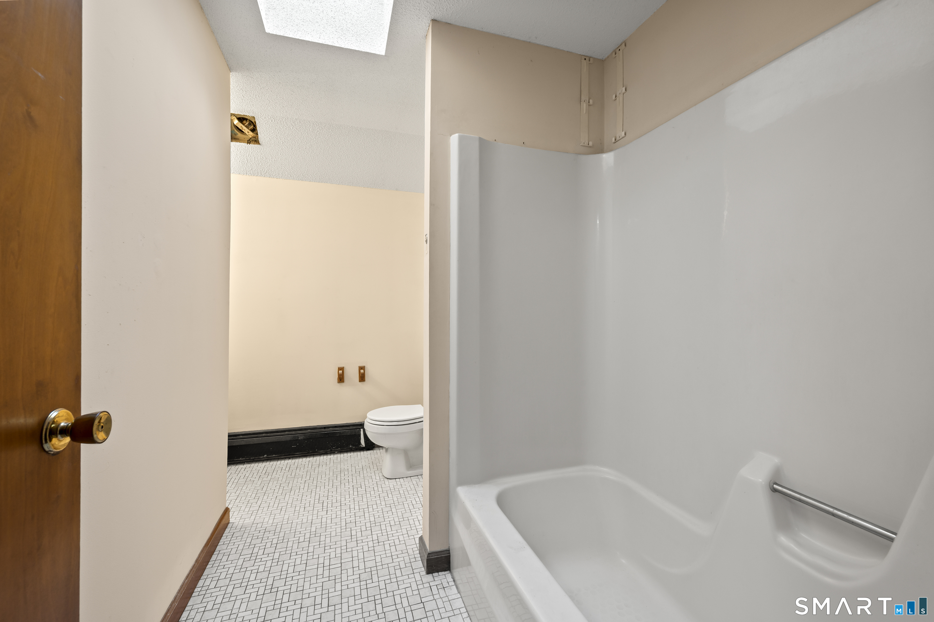 74 Bridle Path Newington CT 06111