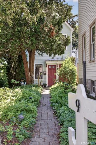 9 Cliff Street Stonington CT 06378