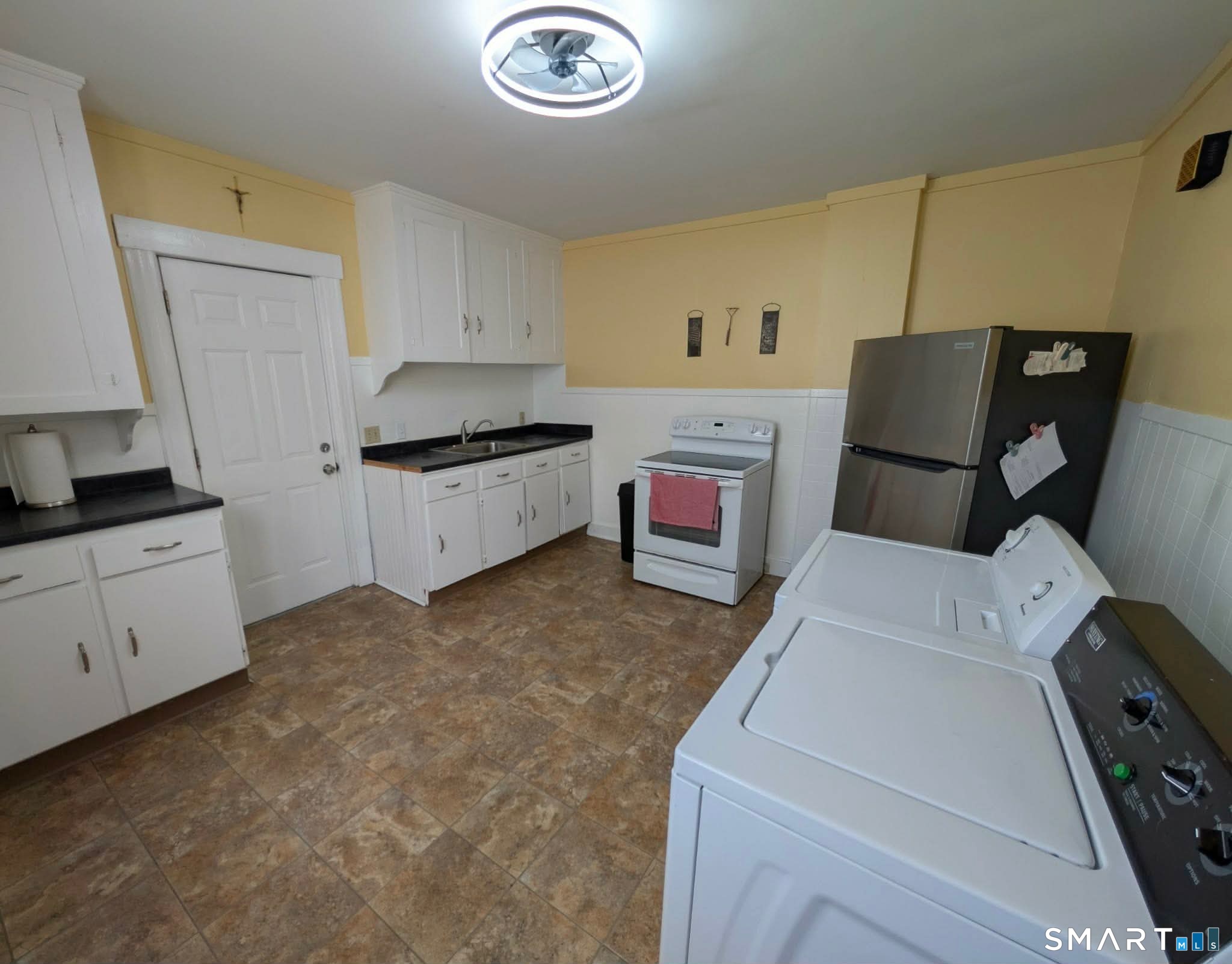 81 Lincoln Street Enfield CT 06082