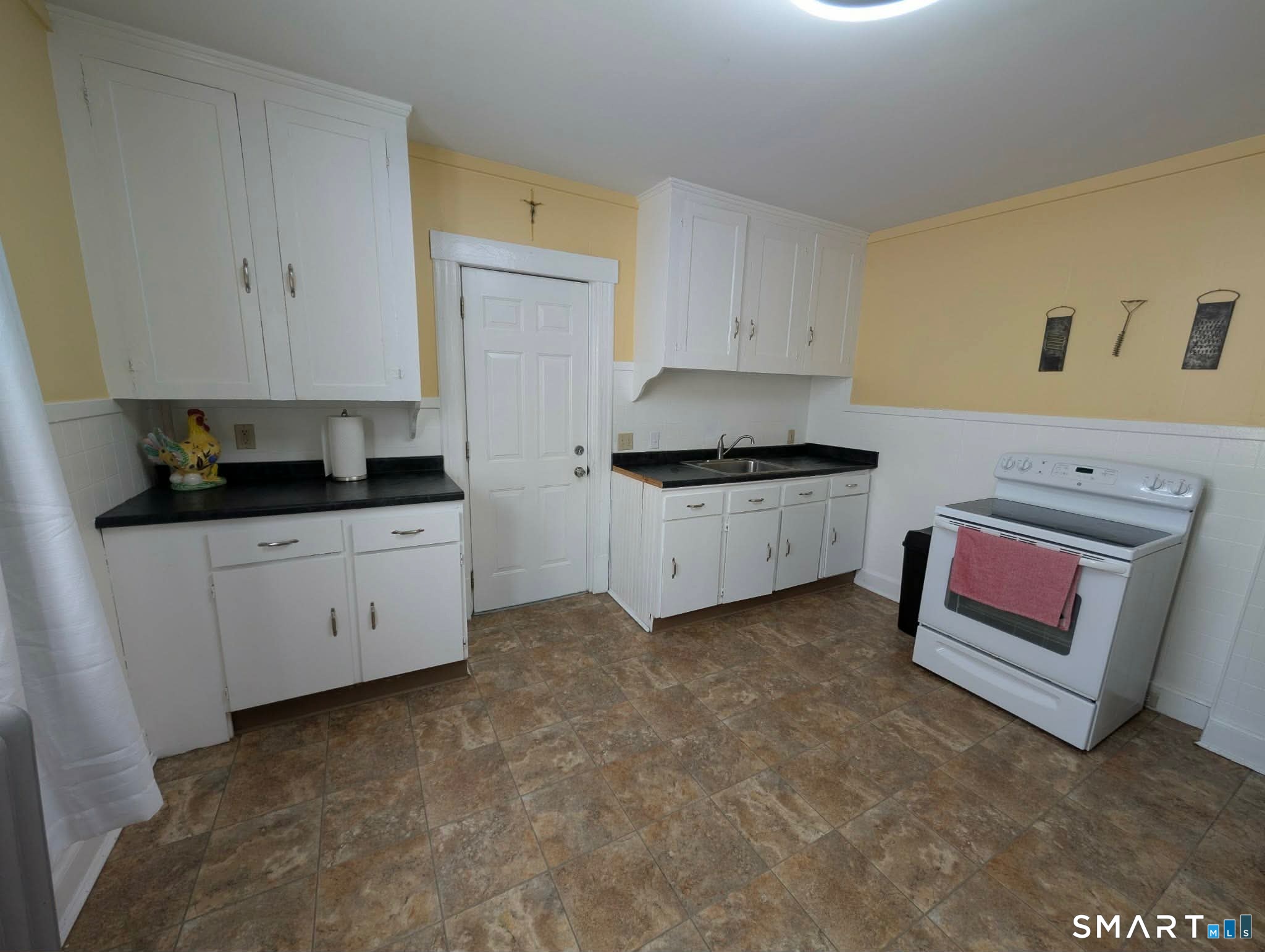 81 Lincoln Street Enfield CT 06082