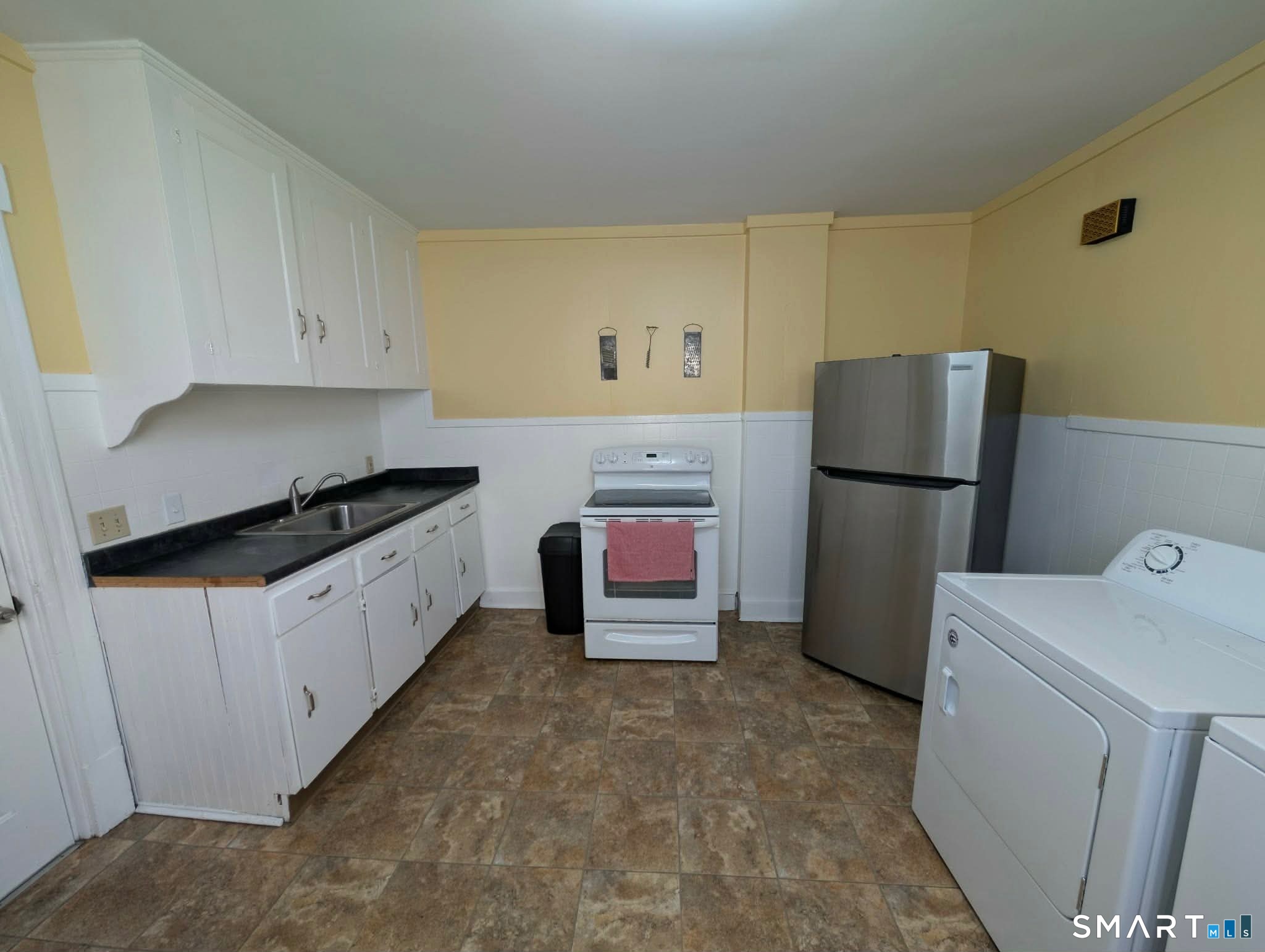 81 Lincoln Street Enfield CT 06082