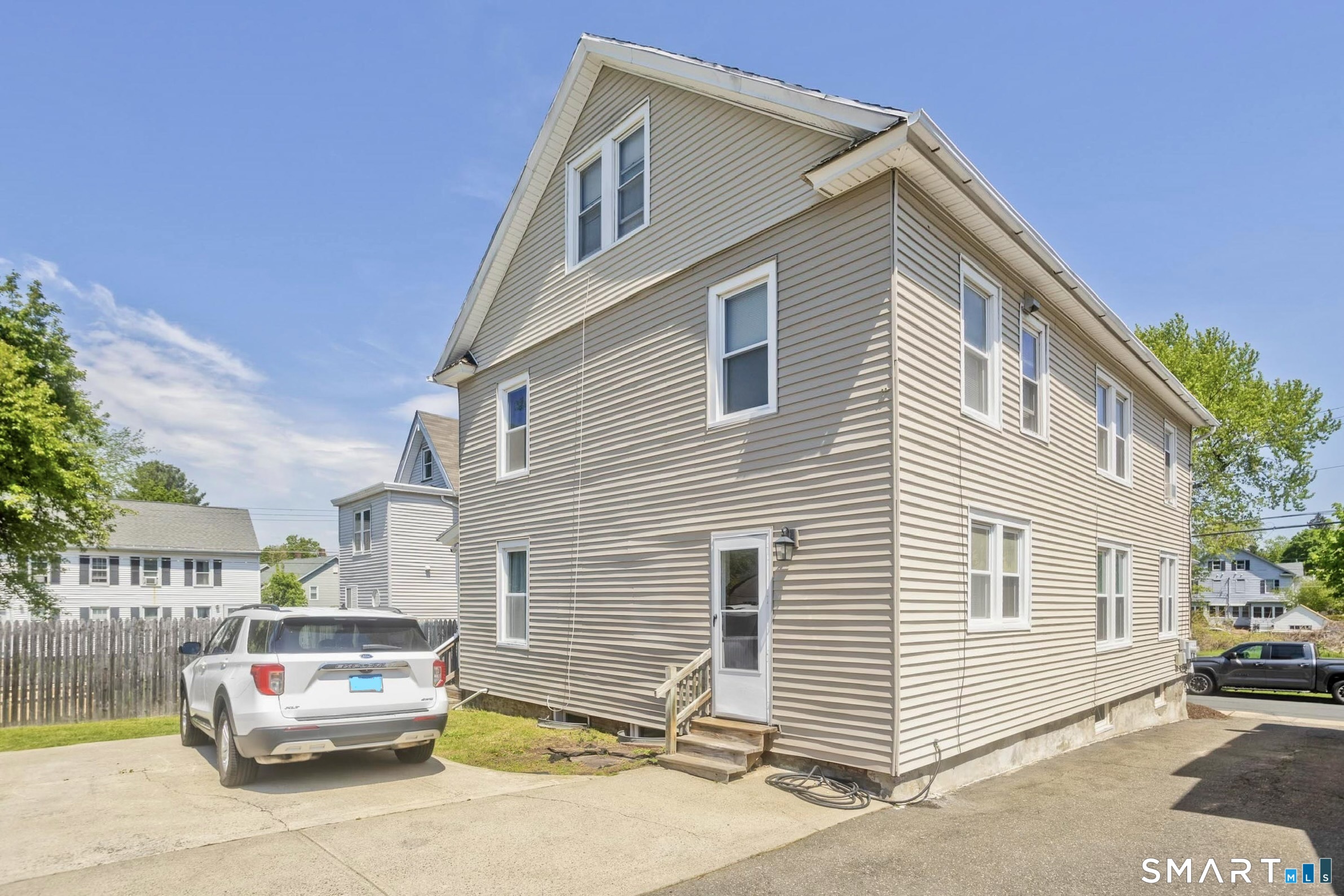 81 Lincoln Street Enfield CT 06082