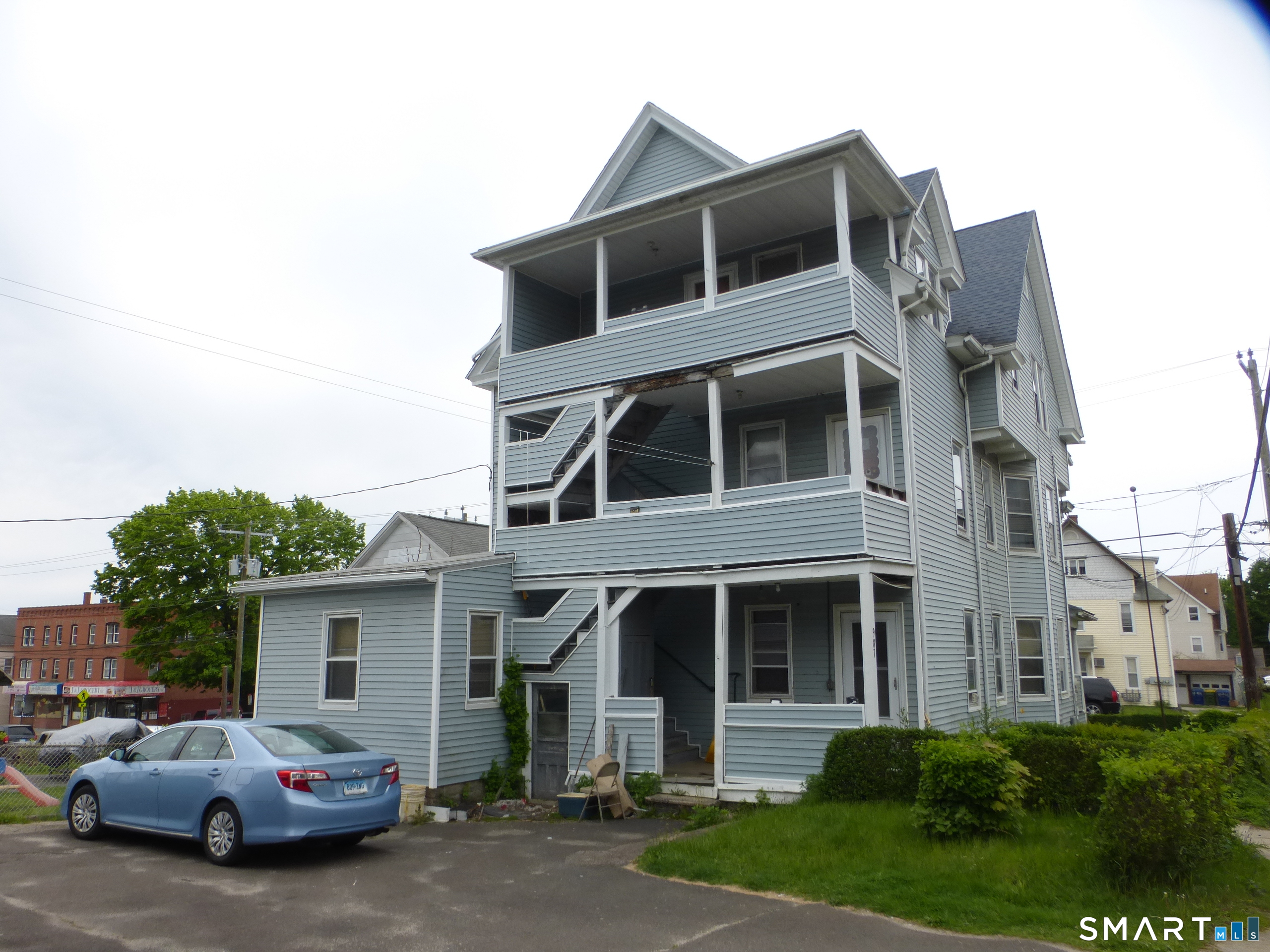 987 Baldwin Street Waterbury CT 06706