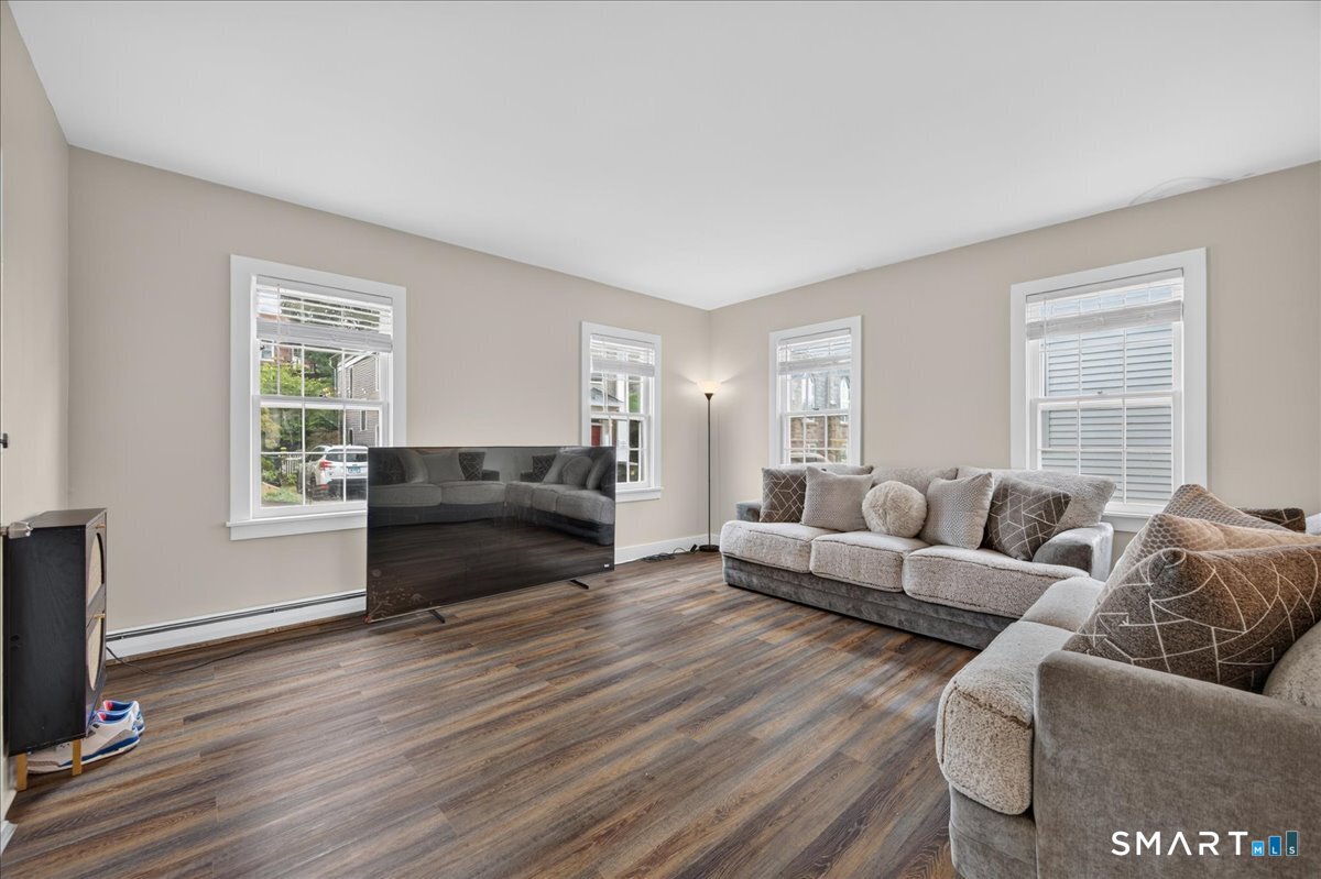 16 Starr Street New London CT 06320