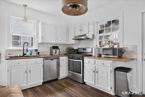 16 Starr Street New London CT 06320
