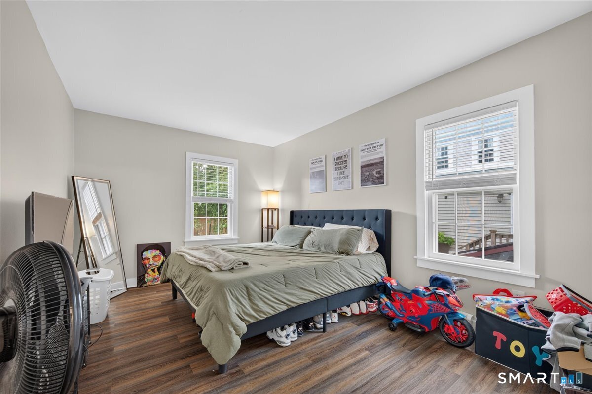 16 Starr Street New London CT 06320