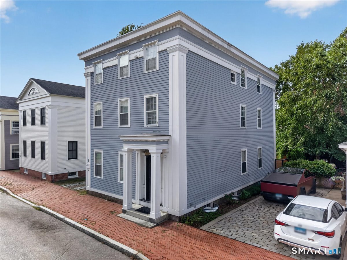 16 Starr Street New London CT 06320