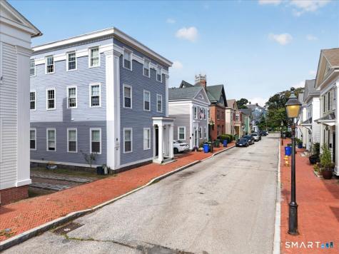 16 Starr Street New London CT 06320