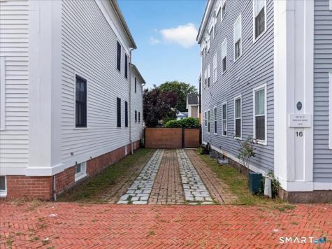 16 Starr Street New London CT 06320
