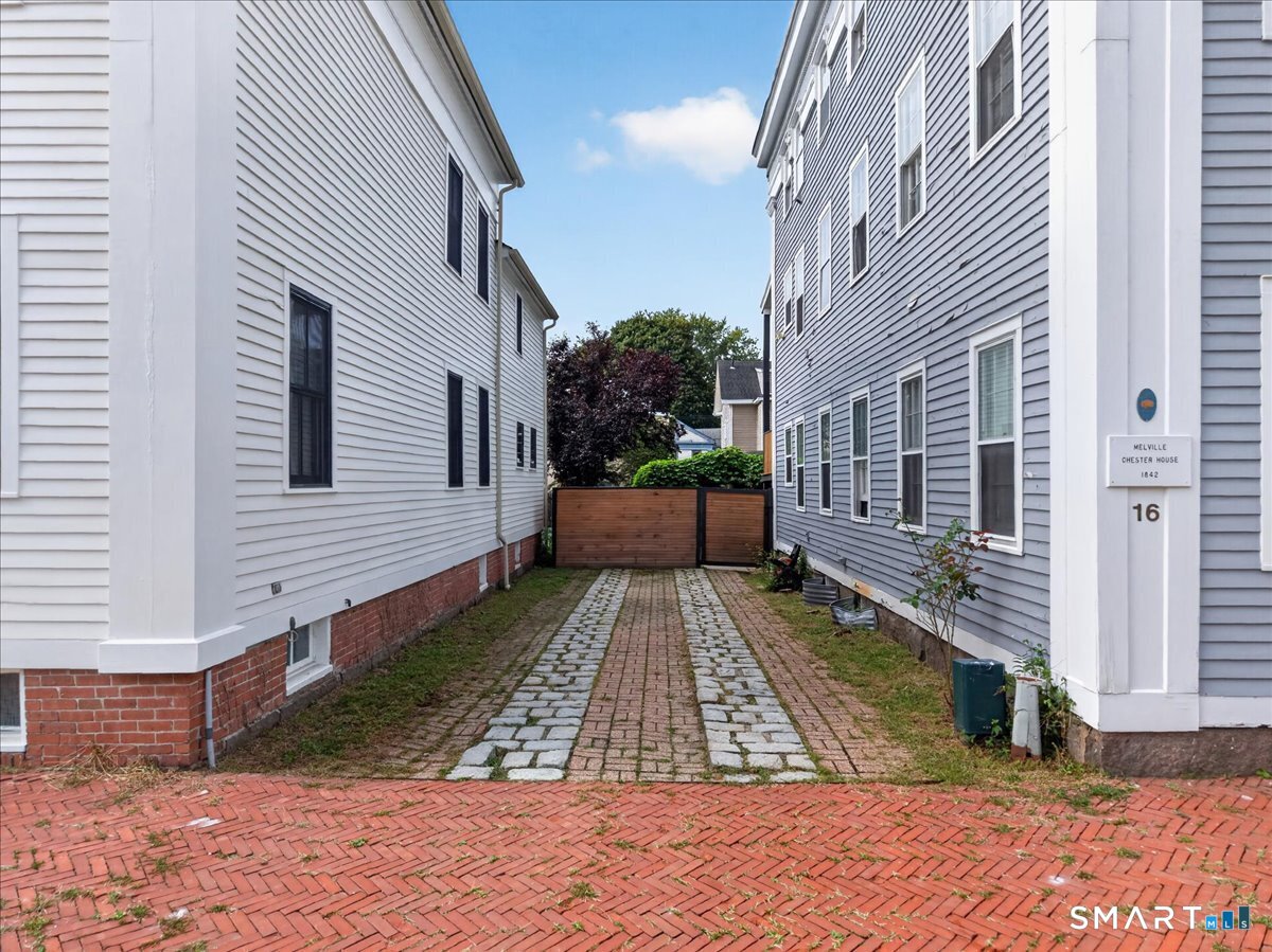 16 Starr Street New London CT 06320
