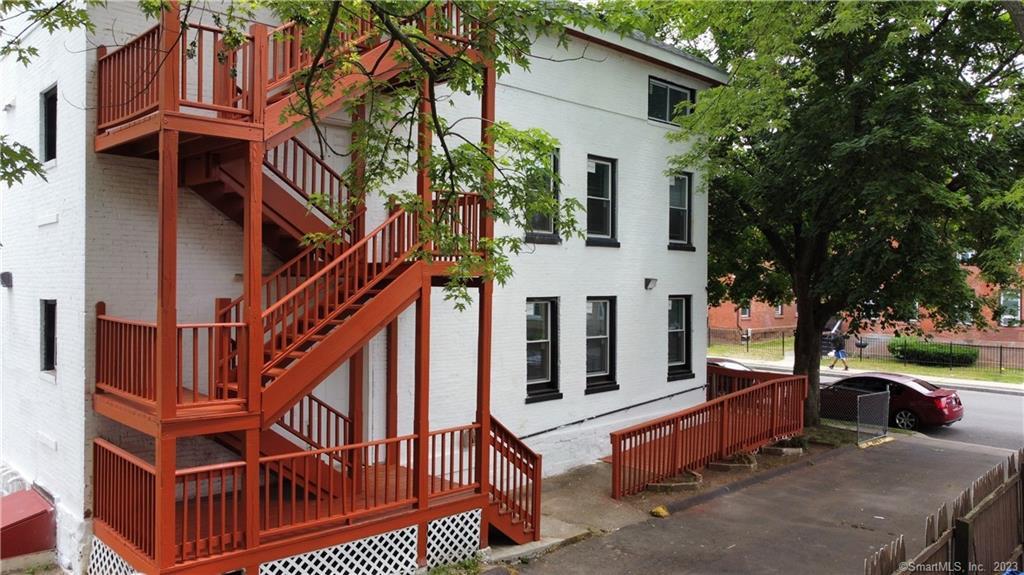 33 Center Street Hartford CT 06120