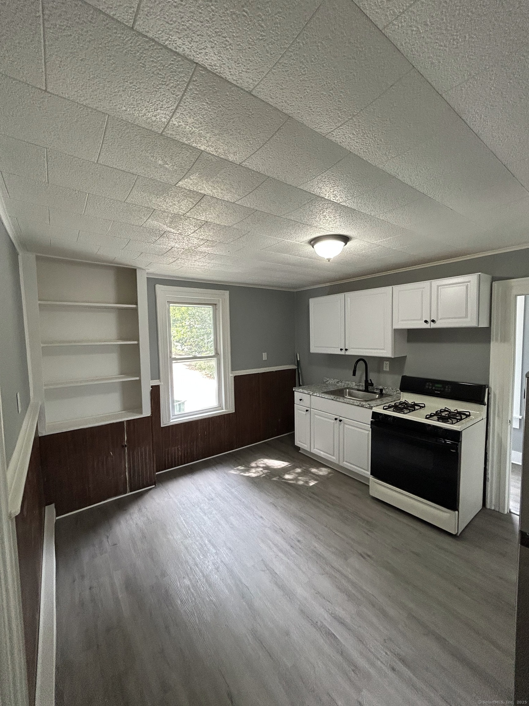 51 Division Street Norwich CT 06360