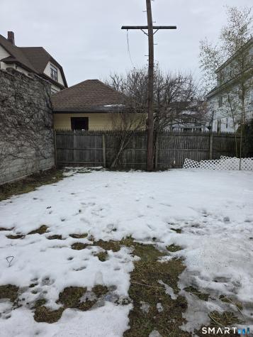 614-618 Bishop Avenue Bridgeport CT 06610