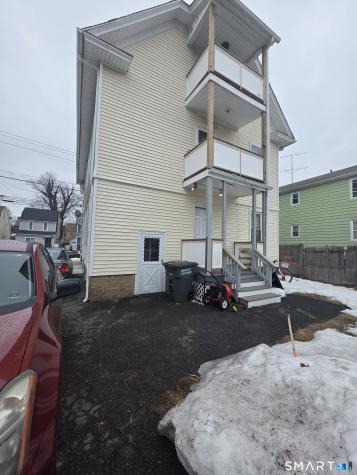 614-618 Bishop Avenue Bridgeport CT 06610