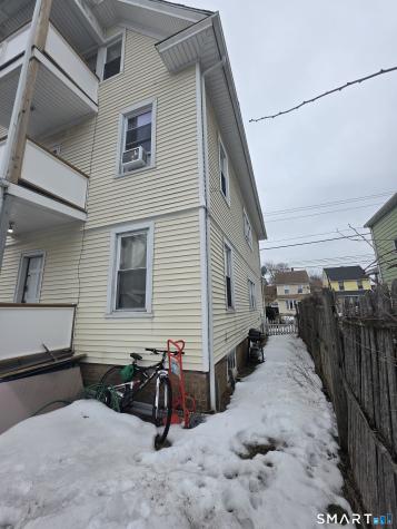 614-618 Bishop Avenue Bridgeport CT 06610