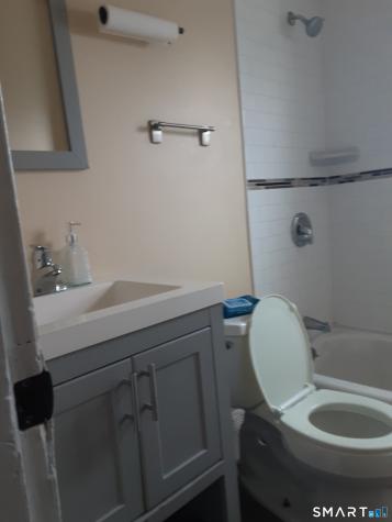 614-618 Bishop Avenue Bridgeport CT 06610