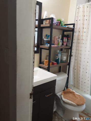 614-618 Bishop Avenue Bridgeport CT 06610