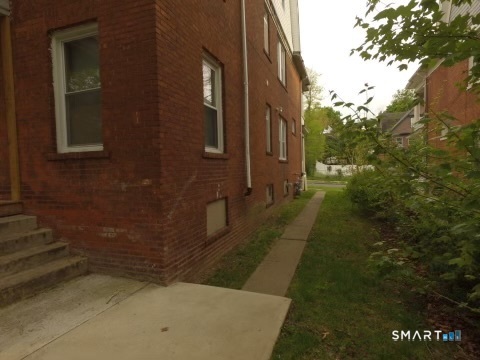 483 Edgewood Street Hartford CT 06112