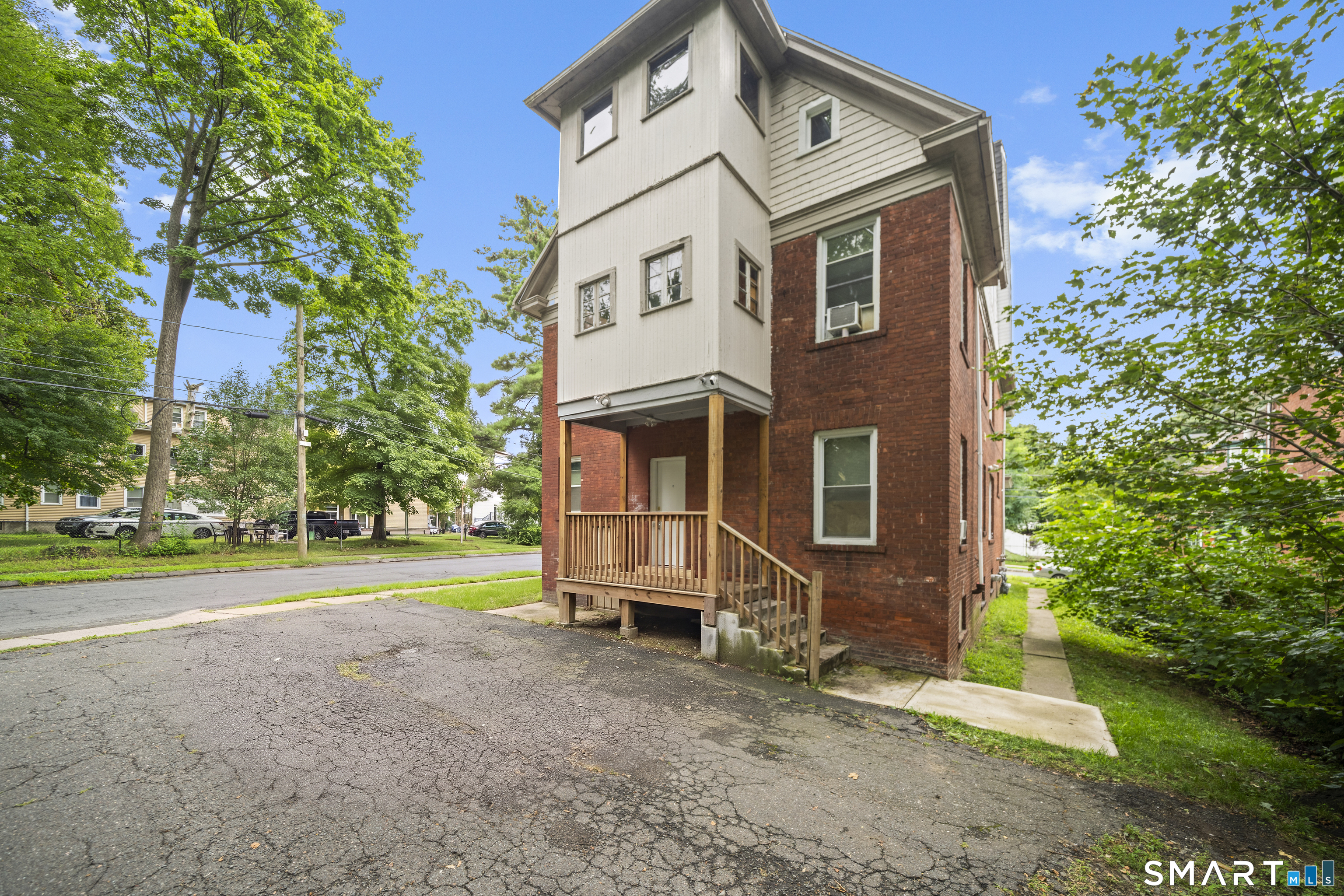 483 Edgewood Street Hartford CT 06112