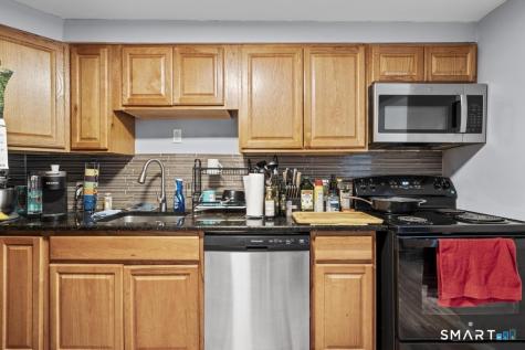 15 Spread Oak Lane Waterbury CT 06704