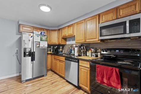 15 Spread Oak Lane Waterbury CT 06704