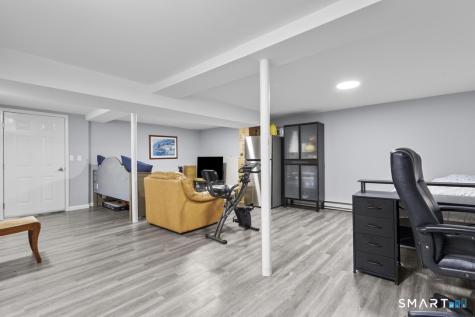 15 Spread Oak Lane Waterbury CT 06704