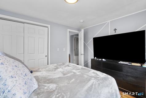 15 Spread Oak Lane Waterbury CT 06704