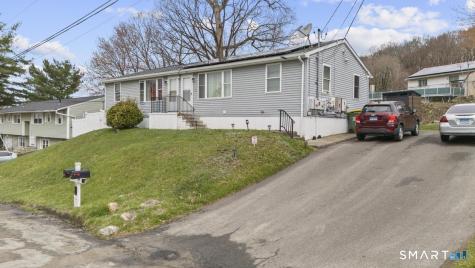 15 Spread Oak Lane Waterbury CT 06704