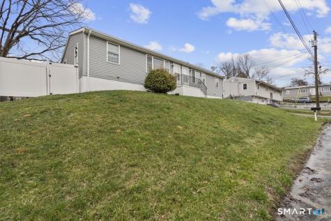 15 Spread Oak Lane Waterbury CT 06704