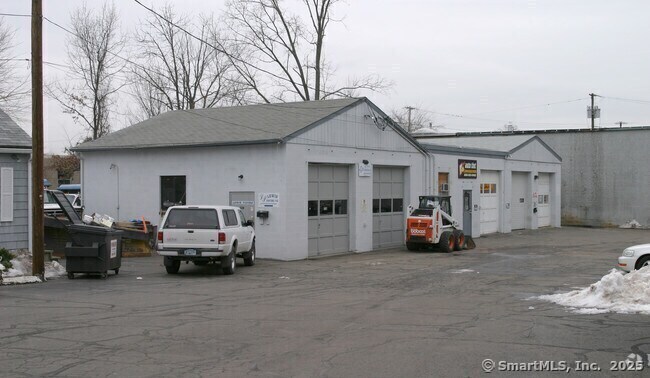 52 Burnside Avenue East Hartford CT 06108