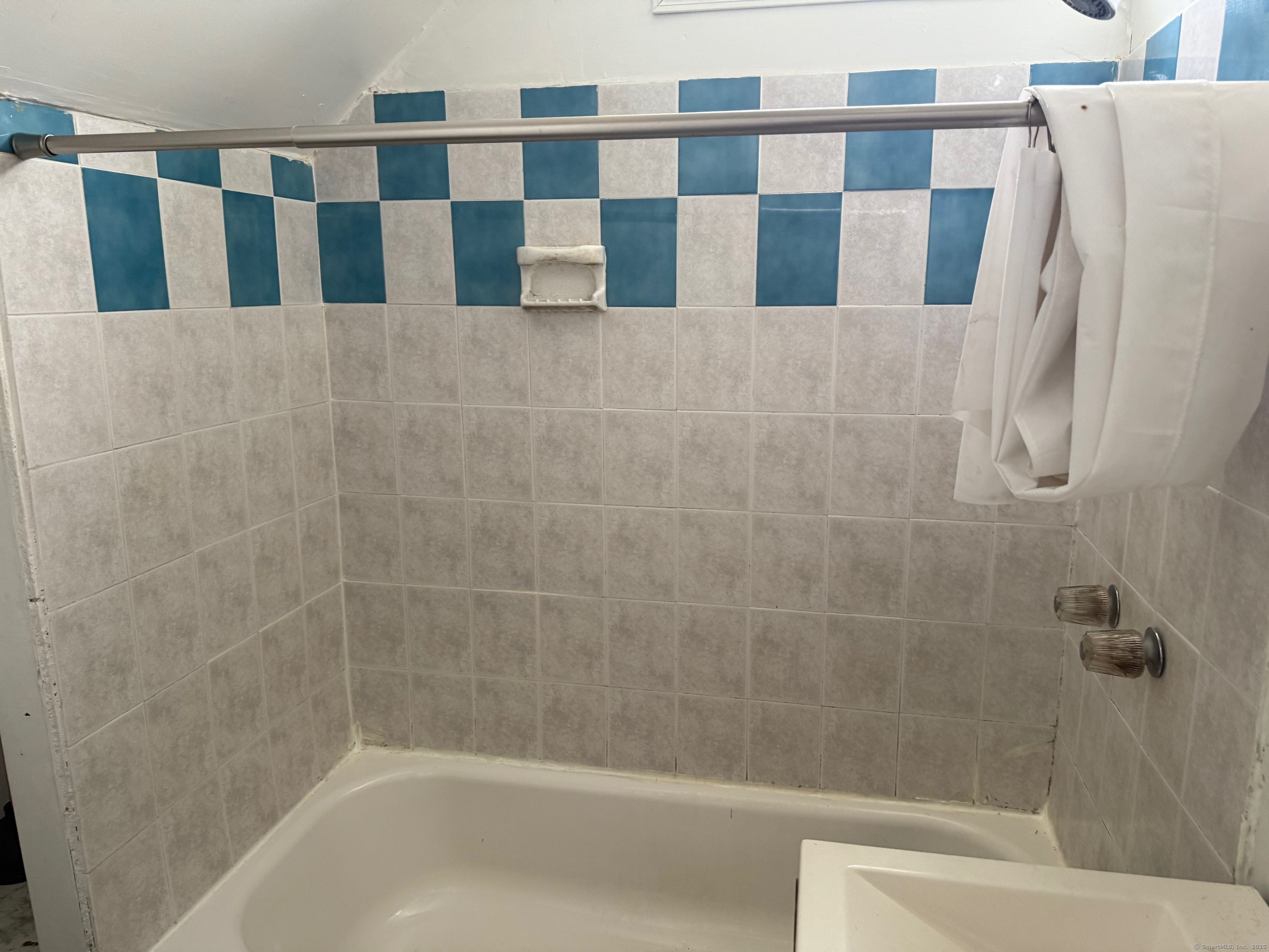 643 Newfield Avenue Bridgeport CT 06607