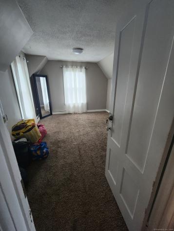 72 Willetts Avenue New London CT 06320