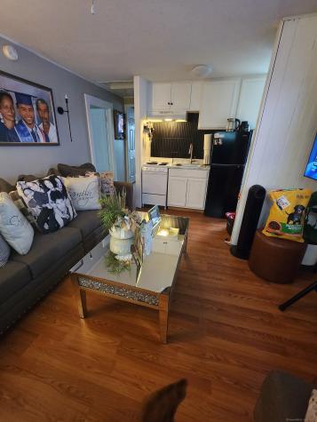 72 Willetts Avenue New London CT 06320