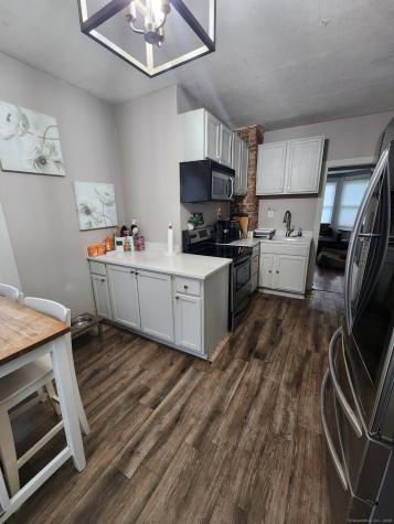 72 Willetts Avenue New London CT 06320