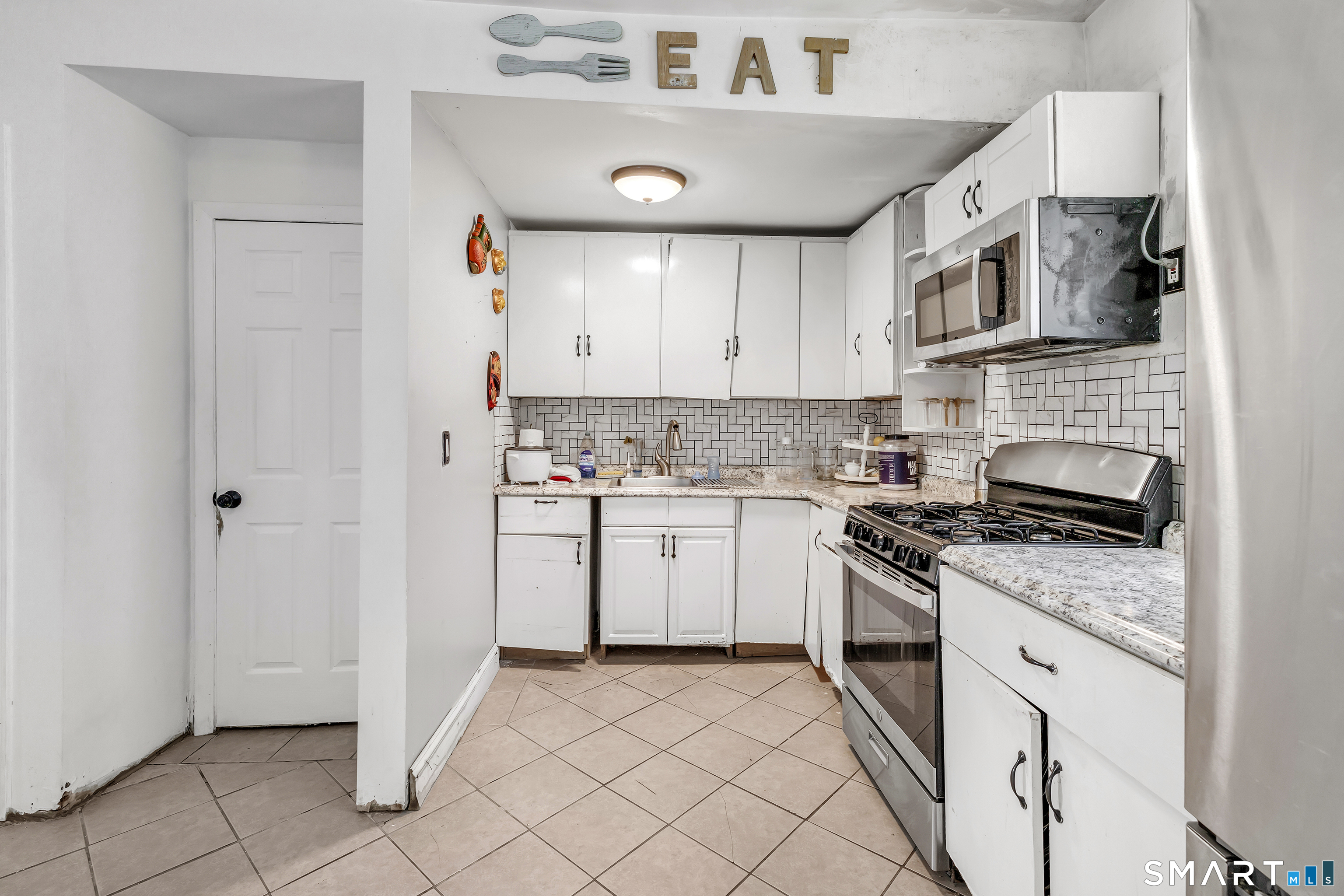 17 Sarsfield Street Waterbury CT 06704