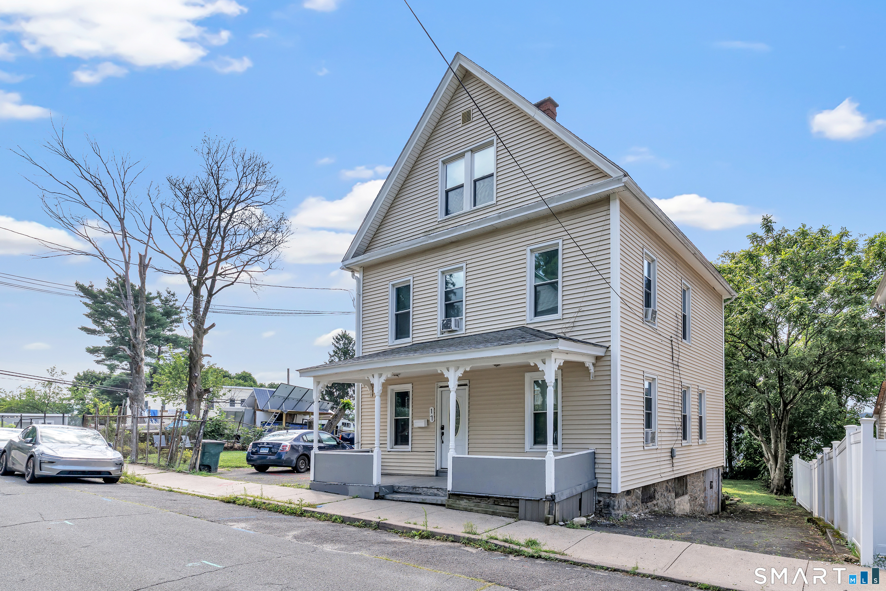 17 Sarsfield Street Waterbury CT 06704