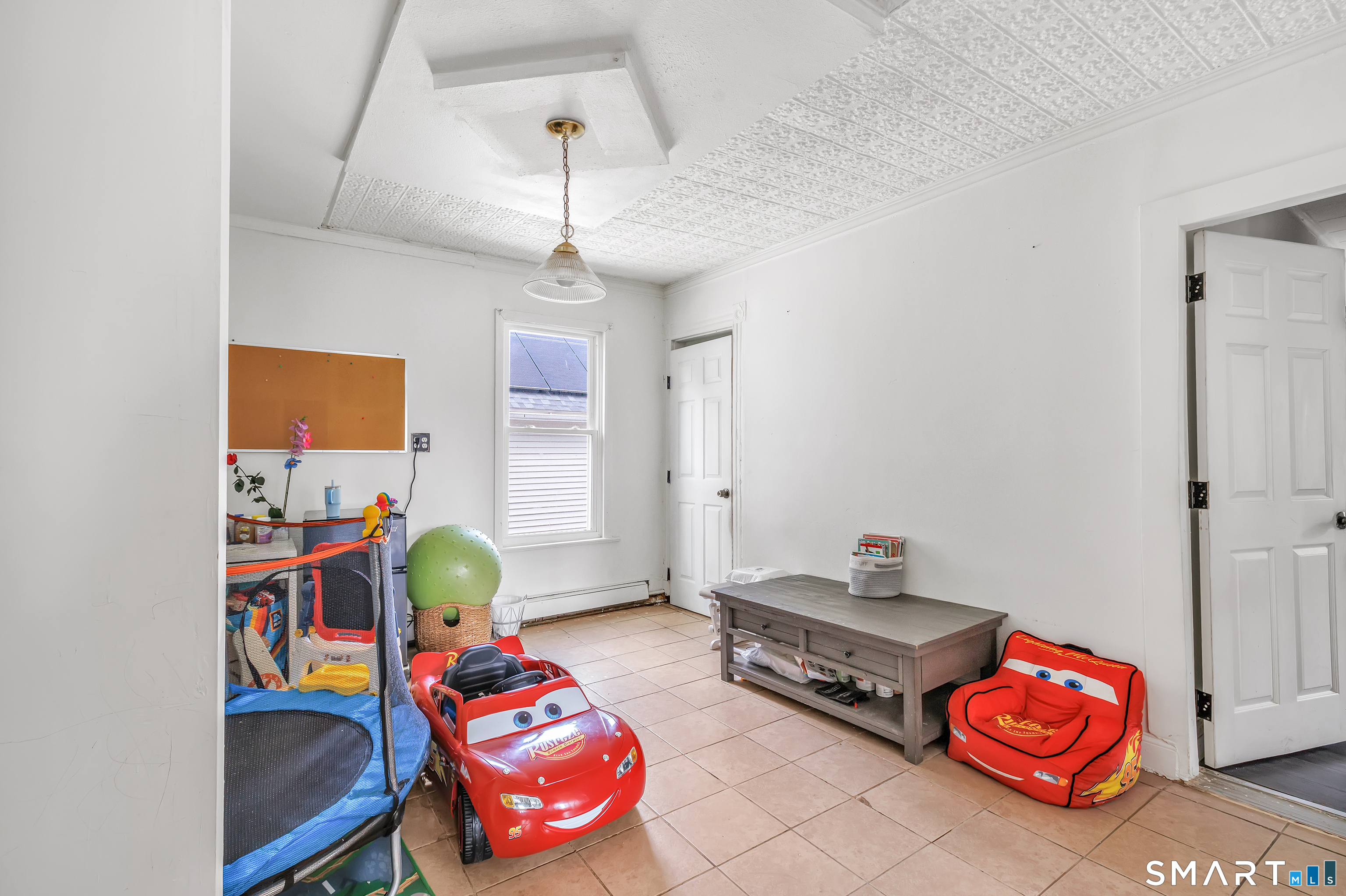 17 Sarsfield Street Waterbury CT 06704