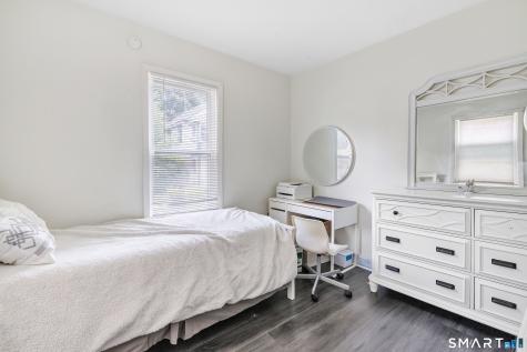17 Sarsfield Street Waterbury CT 06704